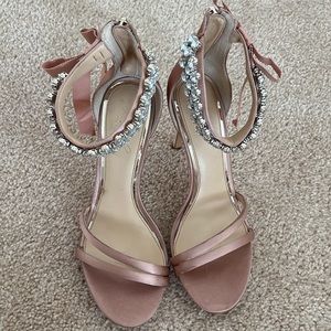 Pink Blush Satin Badgley Mischka heels size 7